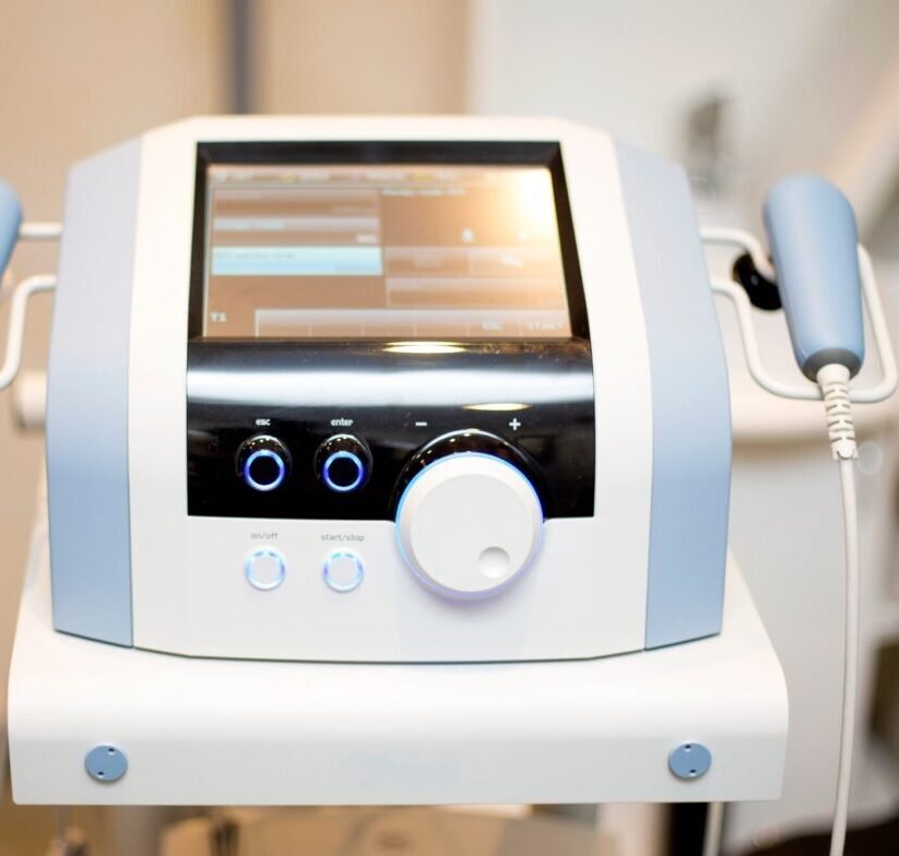 Ultrasound device, medical and diagnostic tool